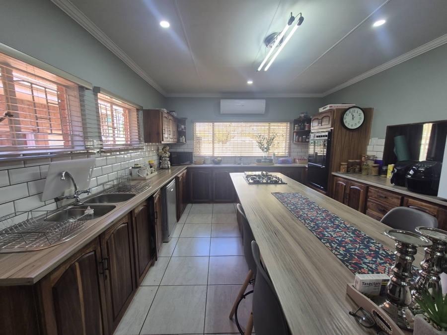 4 Bedroom Property for Sale in Wolmaransstad North West